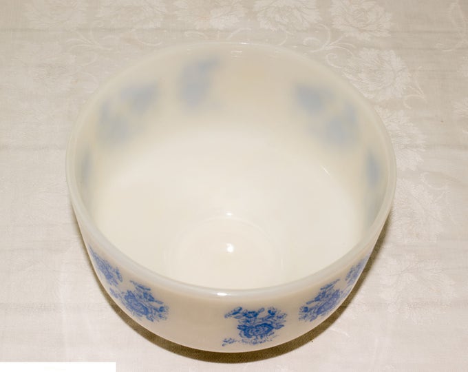 Vintage Milk Glass Bowl w/ Lid -1.5 Qt Federal Glass Heat Proof | Cornflower Pattern