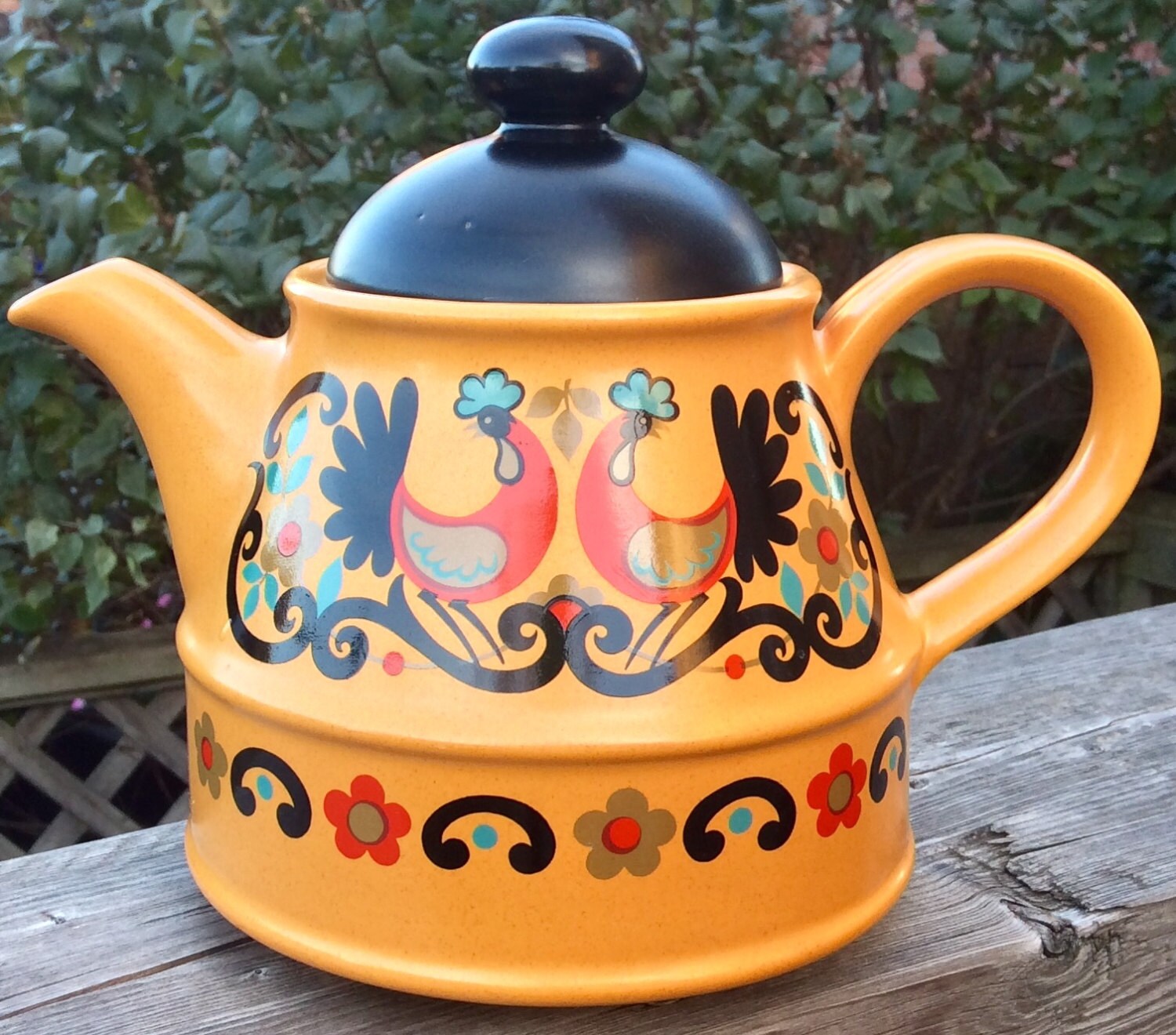 Dramatic 70s Rooster Sadler Teapot