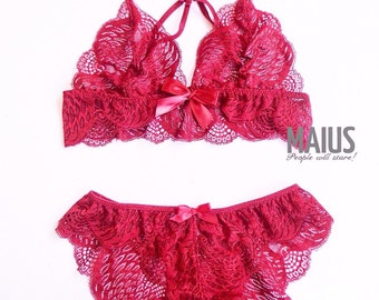 Bow accent, strappy back, front G hook bralette & panty lace lingerie set in deep red
