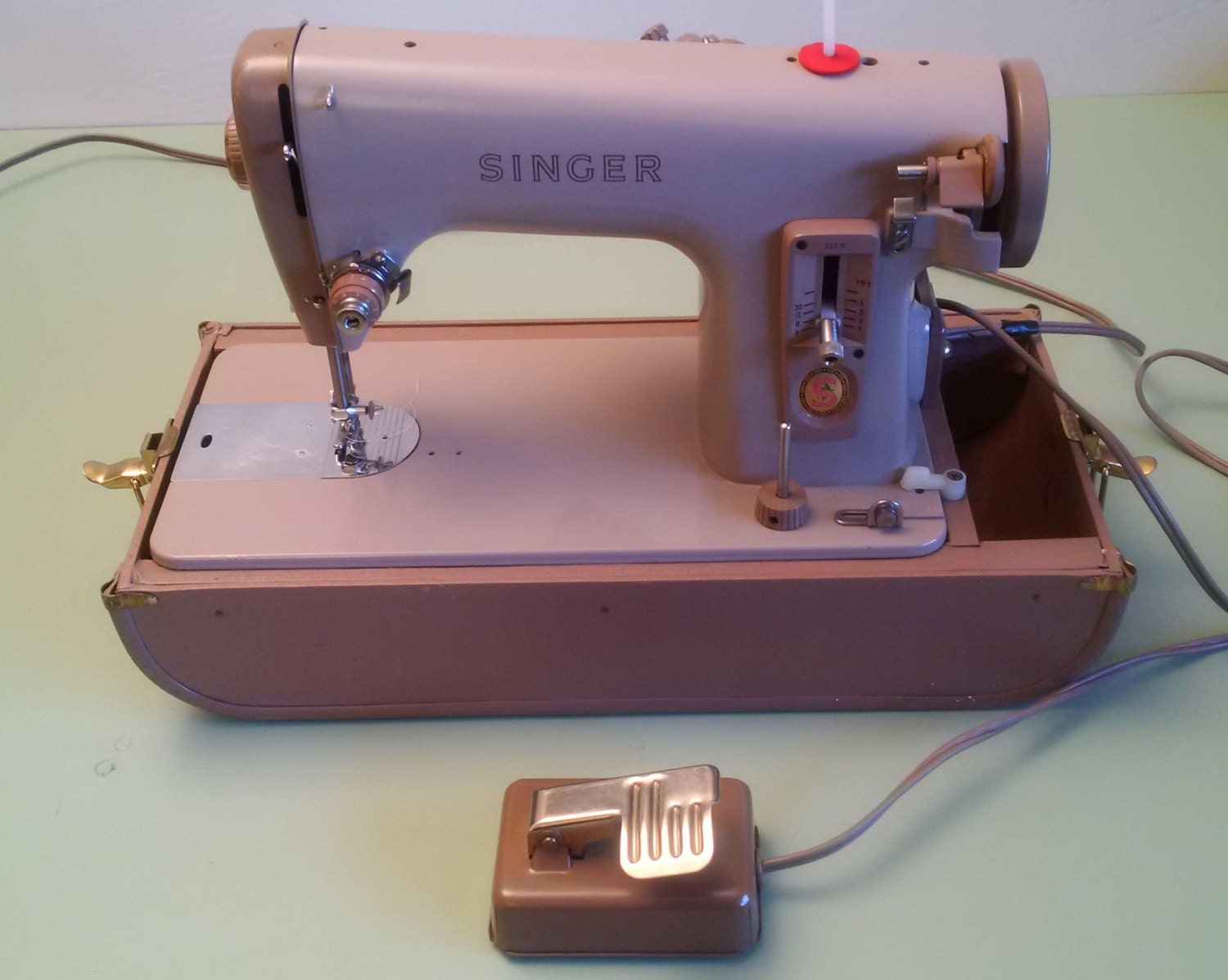 Singer 227M Heavy Duty Sewing Machine All Metal
