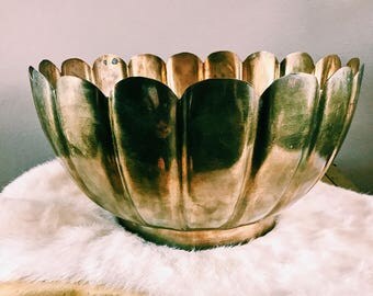Large Vintage Scalloped Brass Bowl / Decorative Bowl