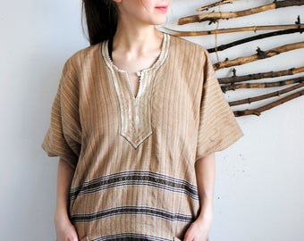 Vintage biege poncho 1990s 1960s hippie shirt
