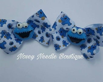 Cookie Monster hairbow,Cookie monster hairbow, Cookie Monster hair clip, Cookie monster birthday, Cookie hair clip, Blue monster hair clip
