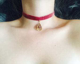 Rusty pink velvet choker with crystal pendant
