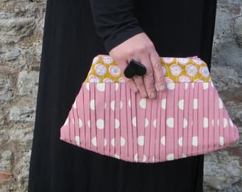 white bow clutch bag