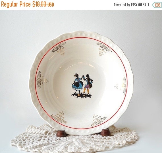 Vintage Pottery Dancing Couple Round by MomsantiquesNthings
