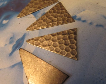 Brass Ox Triangle Hammered Drops 2000BOX x4