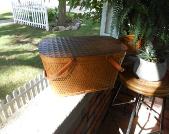 Redman Picnic Basket with Diamond Pattern Vintage