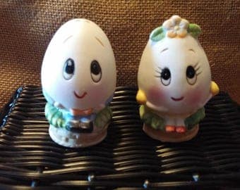 Mr. and Mrs. Humpty Dumpty Salt and Pepper Shakers