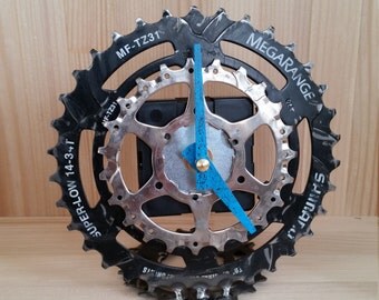 natural cog and gear desk clock