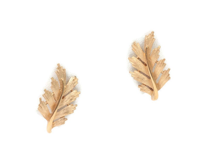 Trifari Leaf Earrings Brushed Finish Gold Tone Vintage Clip On