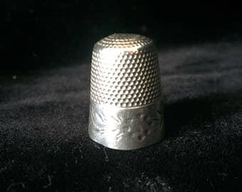 Vintage Waite, Thresher Co. Sterling Thimble