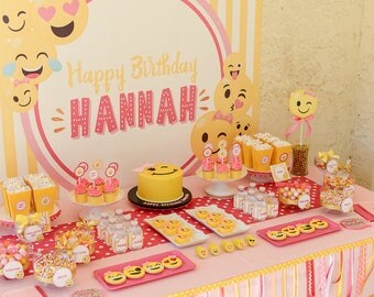Emoji Party Garland, Emoji Party, Emoji Ribbon, Emoji Birthday, Emoji Parties, Pink and Gold