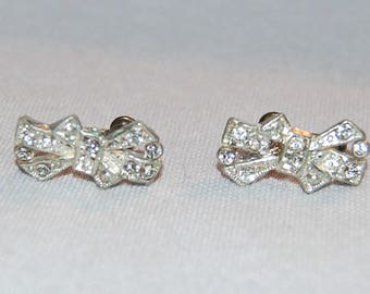 Vintage / Sparkling / Clear / Rhinestone / Earrings / Screw Back / old jewelry