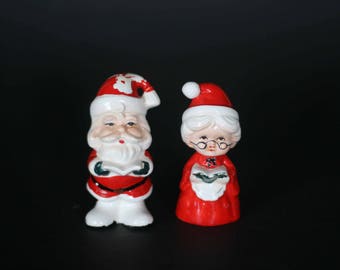 vintage christmas santa salt and pepper shakers