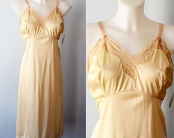 Vintage Full Slip, Vintage Beige Slip, 1980s Full Slip, Vintage Lingerie, Vintage Ladies Lingerie, Beige Slip, Slips