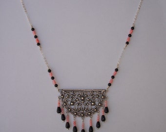 Necklace - Collier connecteur argenté, perles bambou de mer, agate noire et onyx