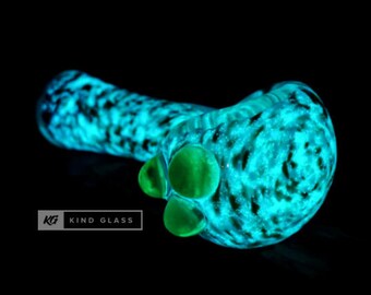 Glass Smoking Pipe, FREE SHIPPING, Glass Pipes, Glow in the Dark, Smoking Bowl, Girly Pipe, Tobacco Pipe, Cute Pipe, Kind Glass, Black Light