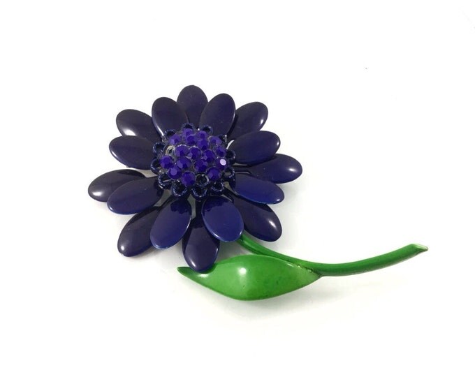 A Vintage Navy Blue Enamel Flower Brooch. Retro brooches, 1950's flower brooches. Blue rhinestone flower brooch. Enamel brooch. Flowerhead