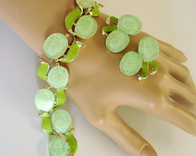 Vintage Lime Green Thermoset Translucent Enamel Goldtone Demi Parure Bracelet Earrings Jewelry Jewellery