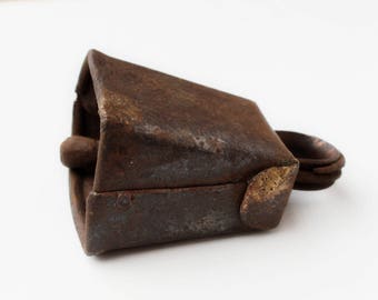Vintage cow bell Antique cow bell Primitive farmhouse decor Sheep bell Goat bell Vintage farmland Animal bell