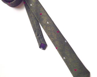 Vintage 1980s Skinny Necktie by Expressions Olive Vintage Ultra Skinny Tie Retro Rockabilly Vintage Mens Accessory Fuschia White Accents
