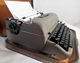 Remington Quiet Riter Portable Typewriter, Miracle Tab, carrying case