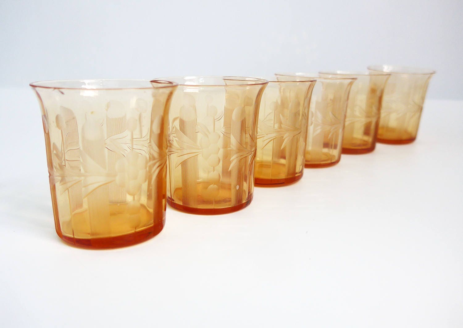 Set 5 Plus Amber Vintage Etched Juice Or Shot Glasses 5 Depression Glasses W Columns Flowers