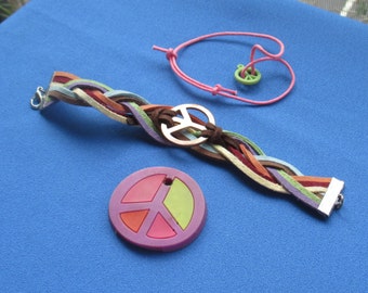 Lot Of Retro Peace Sign Bracelets Plastic Pendant TLC