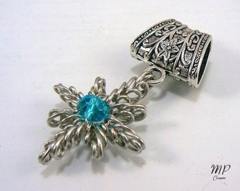 Bijou d'écharpe ou de foulard, bélière argentée wire wrapping avec cristal de Swarovski
