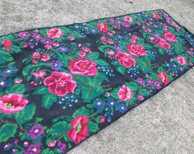 Bessarabian Kilim. Rose rug. Vintage Moldovan Kilim, Handmade 50-60 years old, handmade Floral Rugs Carpets .Eco-Friendly