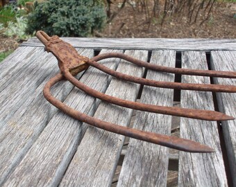 4 Prong Rusty Metal Pitchfork Head/Rustic Pitch Fork Head