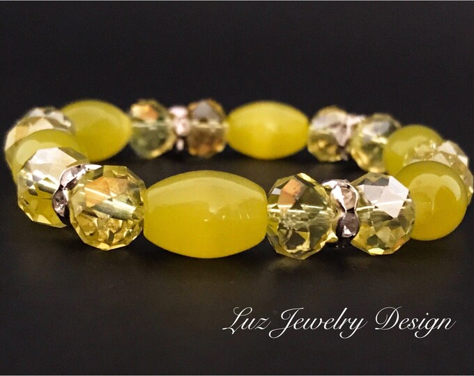 Pearl Yellow sun Bracelet, Yellow Bracelet, Yellow Pearl Bracelet, Star bracelet, Beaded bracelet, Sunshine bracelet