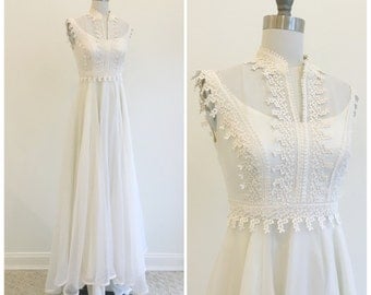 Vintage 1970s Organza and Venice Lace Boho Wedding Dress
