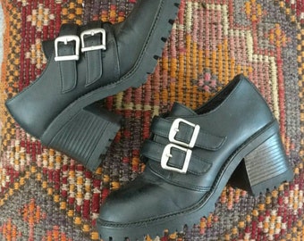 Vintage 90's/ Black Leather Chunky Heels With Straps And Silver Hardware Size 5