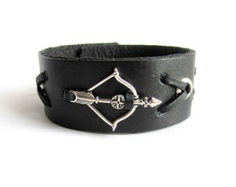 Mens arrow bracelet, mens leather cuff bracelet, mens arrow and bow bracelet, crossbow leather bracelet, mens black leather bracelet