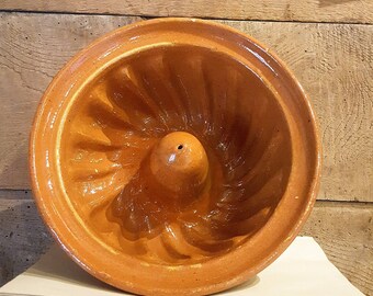 Vintage Terracotta Kugelhopf Mould