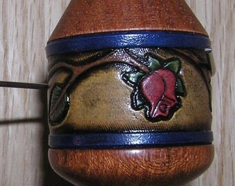 Viking Santa Russian Lace Spindle with Leather Band .11 1/2" (EDS0908)