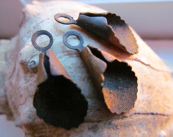 12 Rusty Crusty Old Brass Calla Lily Drops