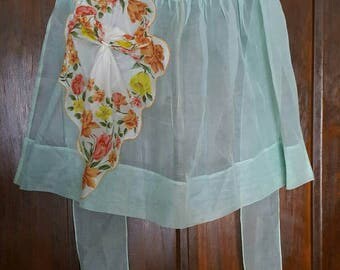 Vintage Organza Apron with Handkerchief Pocket 1950s D608