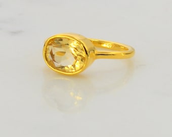Citrine Ring - Oval Ring - Bezel set ring - November Birthstone Ring - Gemstone Ring - Stacking Ring - Gold Ring - Bridesmaid Ring