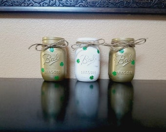 St. Patrick's Day Mason Jars - St. Patrick's Day Decor - St. Paddy's Day Decor - Painted Mason Jars - Spring Decor - St. Paddy's Day