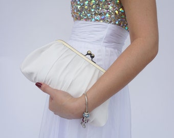 Bridal Ivory Wedding Clutch - Bridal Clutch / Bridesmaids / Gift for her / Dinner clutch /Bag /Ruffles clutch/ Wedding / bridesmaids gift