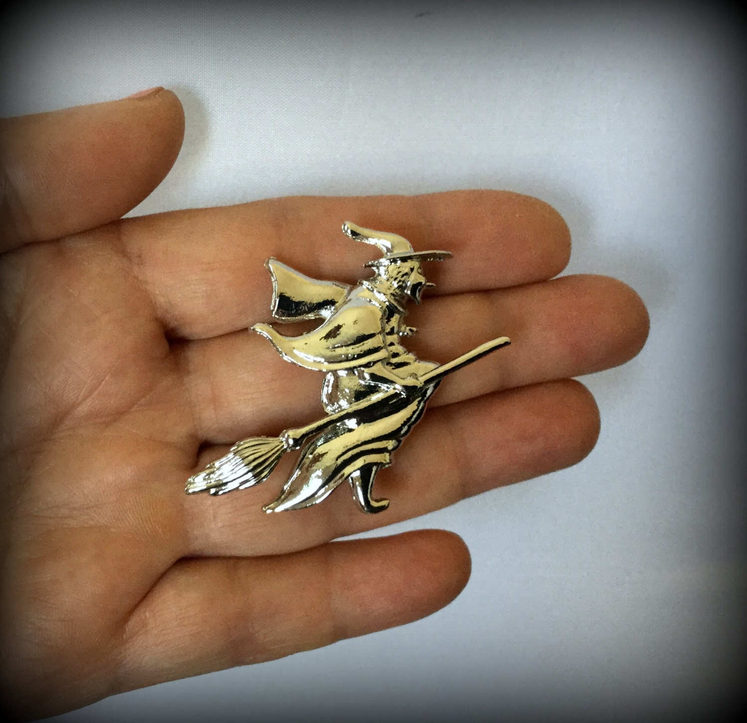 wandering witch brooch