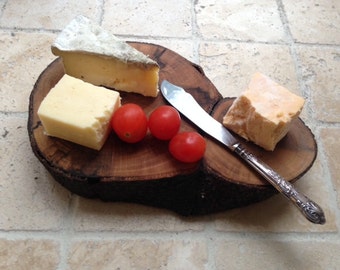 Wooden cheeseboard - solid wood cheeseboard - wooden gifts - foodie gift - cooking gift - English beech wood - made in Sheffield