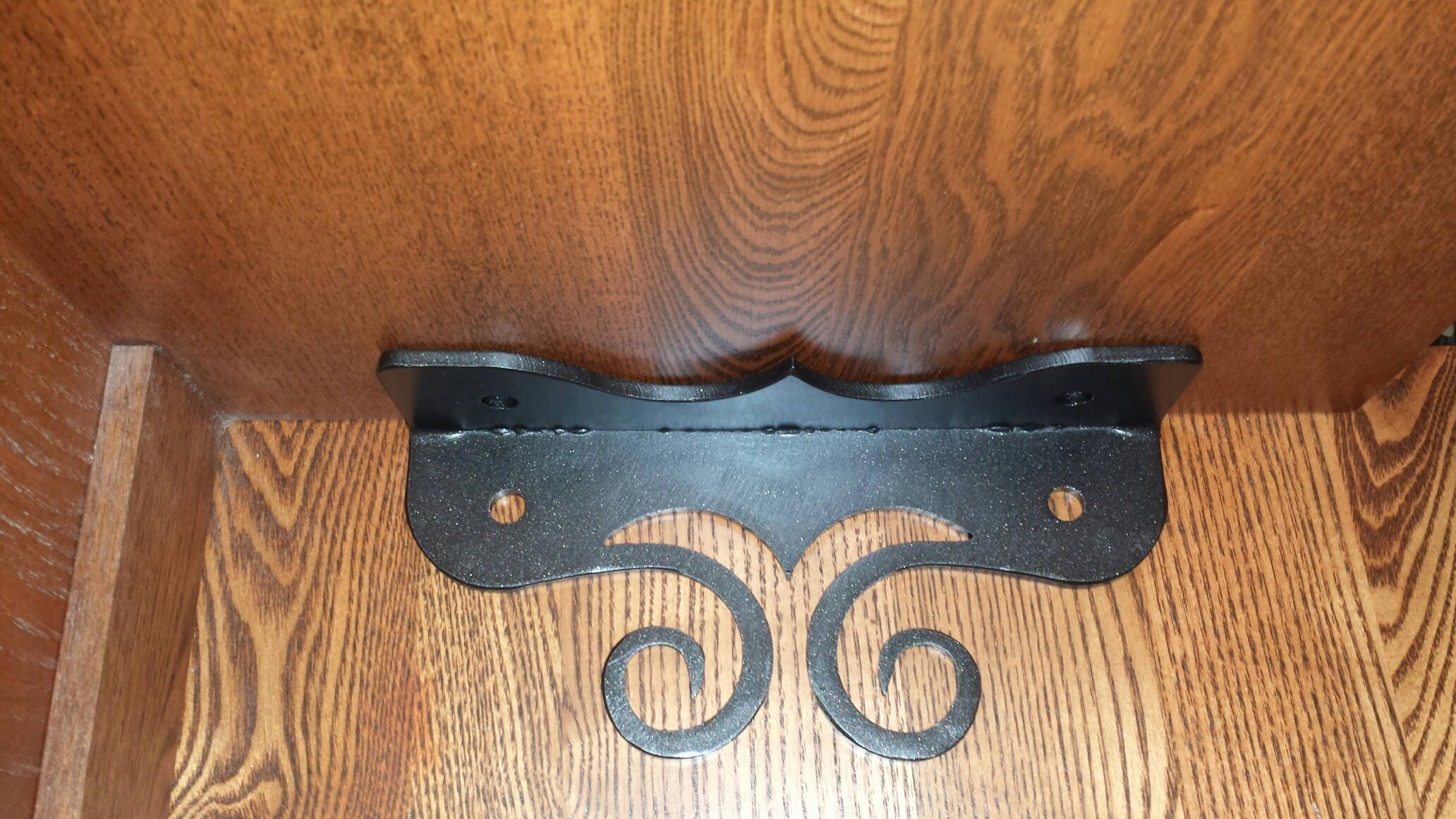 Handcrafted Decorative Stair Tread Mounting Bracket for Open