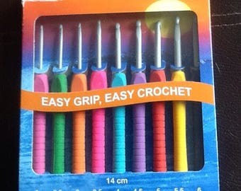 Brand new Set of 9 soft grip crochet hooks perfect gift for her for him starter kit hobbie craft DIY tool make your own
