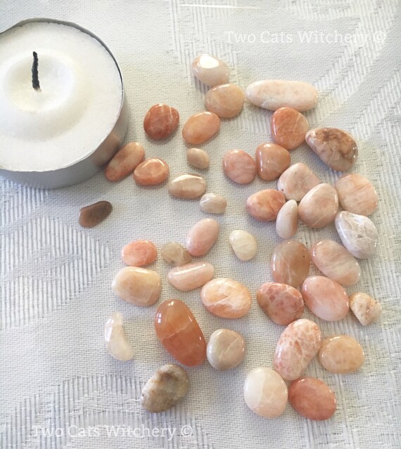 Items similar to Rose Quartz Crystals Small Quartz Crystals Set