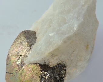 Chalcopyrite on quartz from France