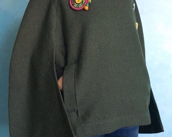 Wool Cape Olivart//clothing/women's/woman/tailoring/vintage/Hood/natural yarns//gift ideas